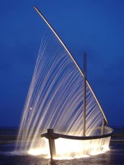 Escultura de barco a aço inoxidável